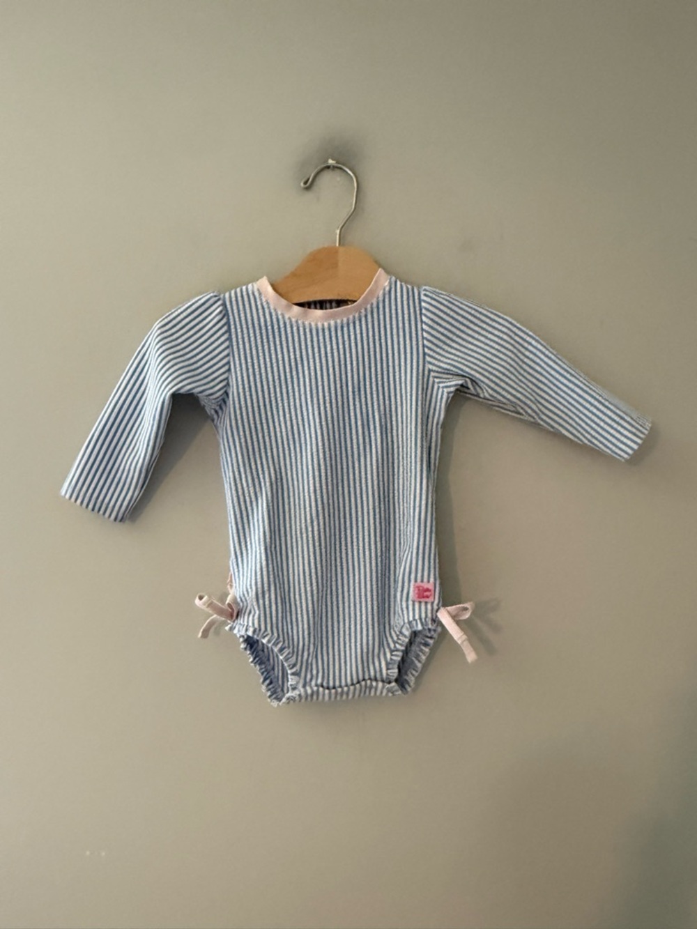 $16‎ ADD ON RuffleButts girls Sun Protection Long Sleeve Swimsuit rashguard zara